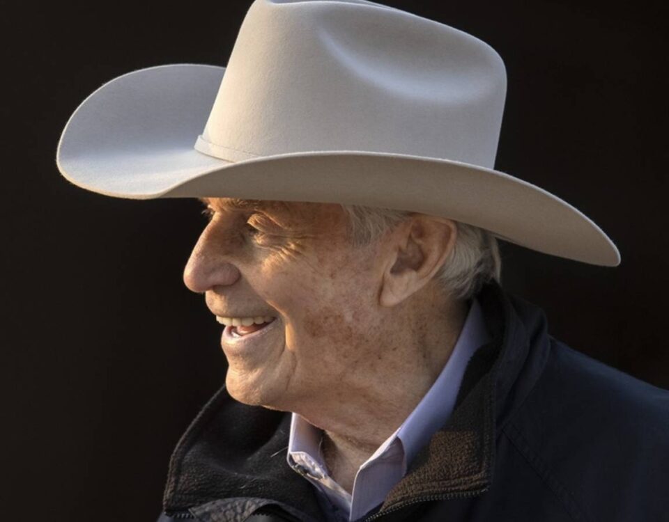 D. Wayne Lukas - Barbara D. Livingston - Daily Racing Form